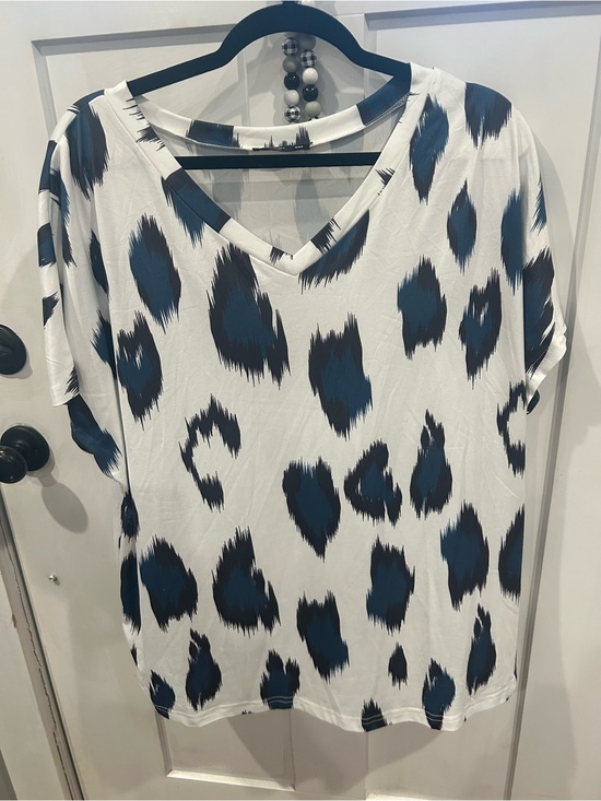 SHEIN Tops - SHEIN top